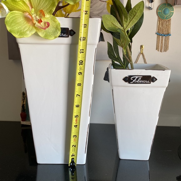 Contemporary flower vases - Picture 11 of 11